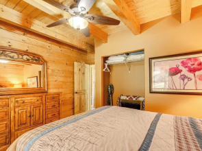 Cozy Family Cabin: Game Room, Near National Parks!