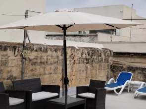 Spacious 4-Bedrooms Townhouse in Tas-Sliema