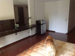 Hideaway Guest House And Bar