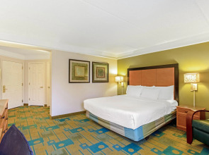 La Quinta Inn & Suites by Wyndham Orlando I Drive/Conv Ctr