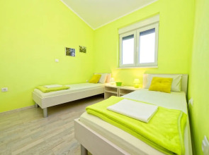 Apartment Hennion / Two Bedrooms A1 Leona