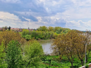 ORI Orange Studio Malul Mureșului