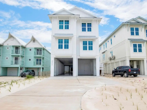 Luna Azul by Southern Vacation Rentals