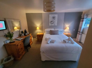 Chequers Country Inn