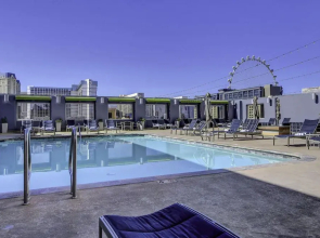 Sapphire Skyline Premium Suite