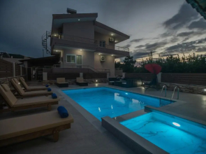 M & S Villa - 3 bedroom villa with heated pool