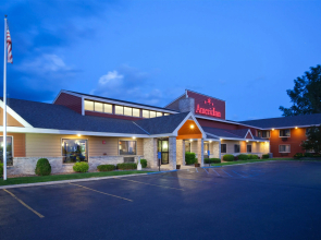 AmericInn by Wyndham Fergus Falls - Conference Center