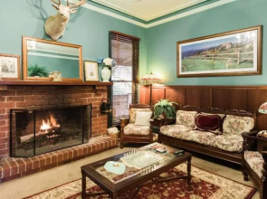 Rustic Refuge Guesthouse