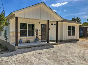 Canyon Lake Home ~ 1 Mi to Golfing & Swimming