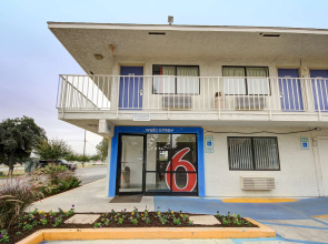 Motel 6 San Marcos, TX