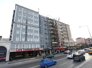 Life Corner Hotel