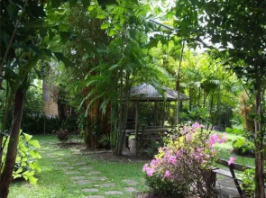Suwan Guesthouse & Resort