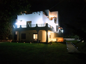 Iris Accommodation