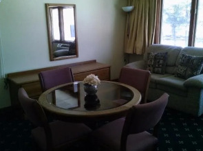 The Niantic Inn
