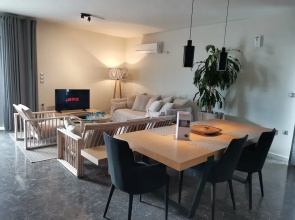 Sea View Beach Penthouse – Athens Coast