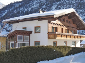 Stunning Apartment in Holzgau With 7 Bedrooms and Wifi