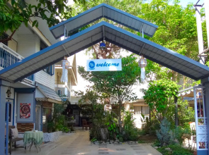 Stay With Me Guesthouse