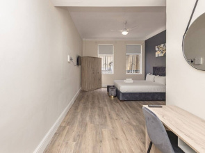 Cape Legacy - Stunning Deluxe Studio Suite