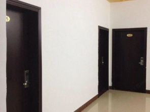 Hezhou Huangyao Longquan Business Hotel