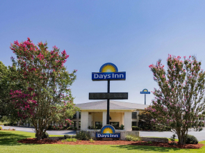 Days Inn by Wyndham Spartanburg Waccamaw