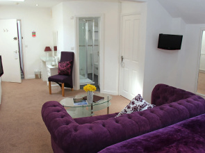 St John's Lodge (incl off-site health club)