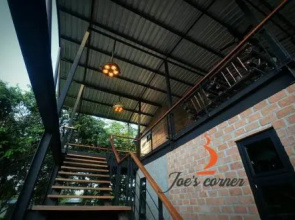Joe's Corner Kohmak