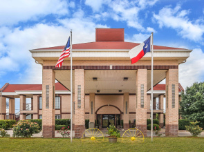 Baymont Inn And Suites Mason