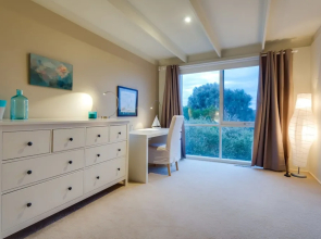 Banksia Back Beach House
