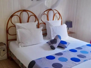 Bungalow de 2 chambres a Bouillante a 150 m de la plage avec terrasse amenagee et wifi