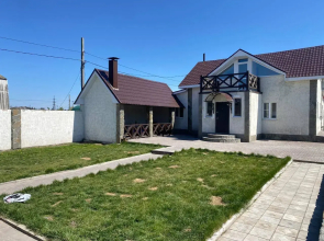 House with swimming pool and sauna