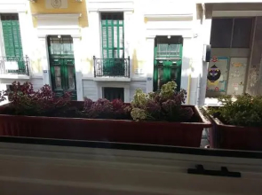 Home in centre Mavromichali