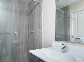 Sunny Downtown Crossing Suites by Sonder
