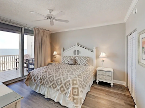 Gulf-front Beach Club Corner Unit: Pools & Tennis 3 Bedroom Condo