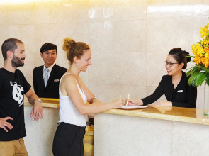 Eden Star Saigon Hotel