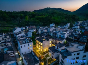 Hongcun Neighborhood · Smart Holiday Courtyard Homestay