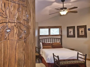 254 Arrowhead Dr. Unit B 5 Bedroom Duplex