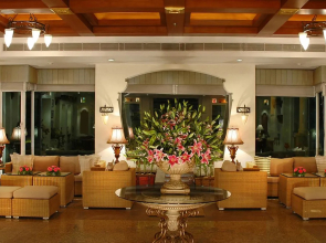 The Palms - Town & Country Club