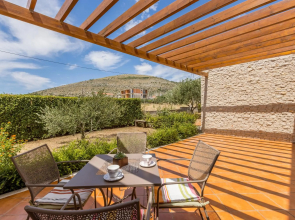 Villa Trogir close to beach save 15 percent on Split-villas com