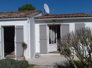 House With 4 Bedrooms in Le Bois-plage-en-ré, With Enclosed Garden and