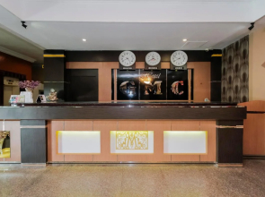RedDoorz Plus near Depati Amir Airport