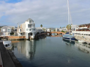 Waterfront, 17 Quay West
