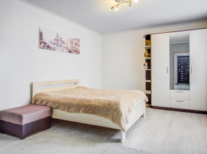 Stylish apartments on Perevertkin Street 1/4