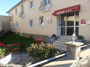 Hôtel Le Chapeau Rouge