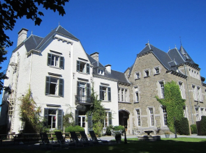 A beautiful castle in the valley of Aisne
