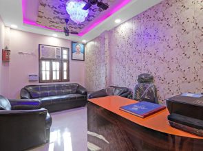 OYO 84120 Hotel R S Gold Night