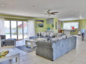 A Ocean View Malmok Villa