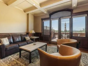 The Victoria 4 Condo