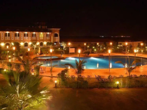 Boudl Half Moon Resort