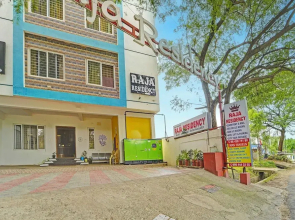 Fabhotel Raja Residency