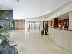 Отель Leonardo Hotel Barcelona Gran Via